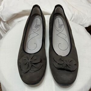 Waldlaufer Grey Suede Flower Ballet Flat